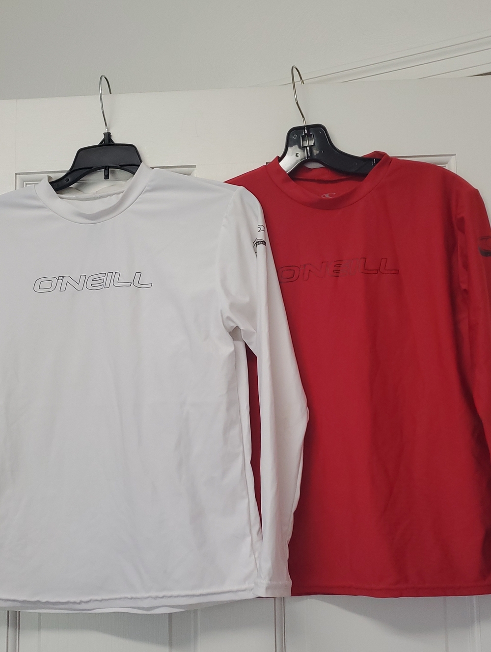 (2) O'NEILLS Kids Long Sleeve Rashguard/ Sun Shirt In White and Red